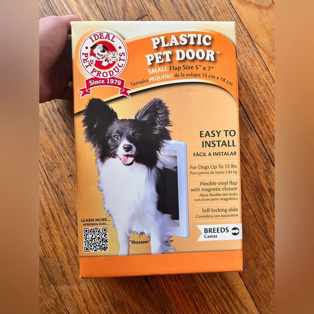 NEW - Ideal Pet Products Plastic Pet Door small